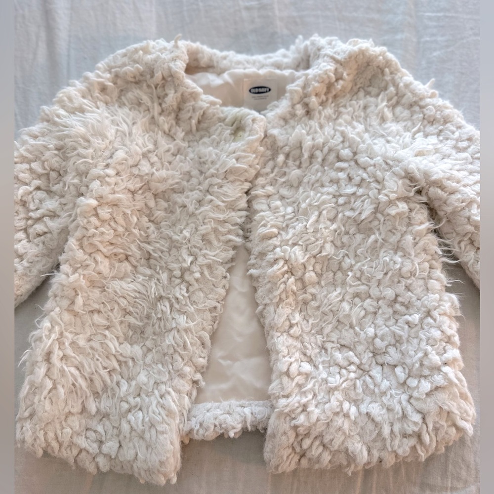 Old Navy Girls Fuzzy White Coat Holiday Jacket Size 3T Girls